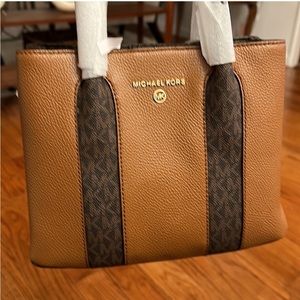 BRAND NEW MICHAEL KORS austin medium pebbled leather messenger bag